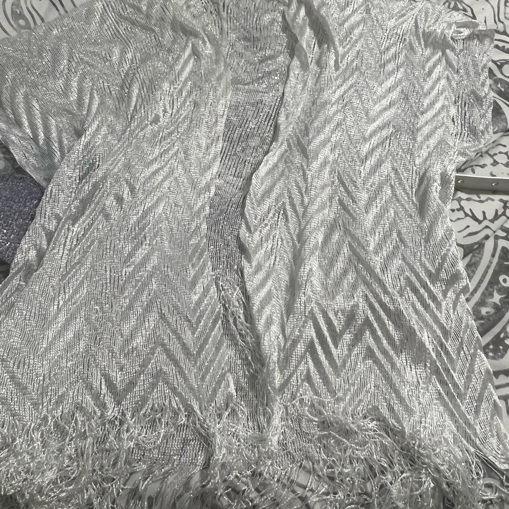 Silver/white knit kimono
